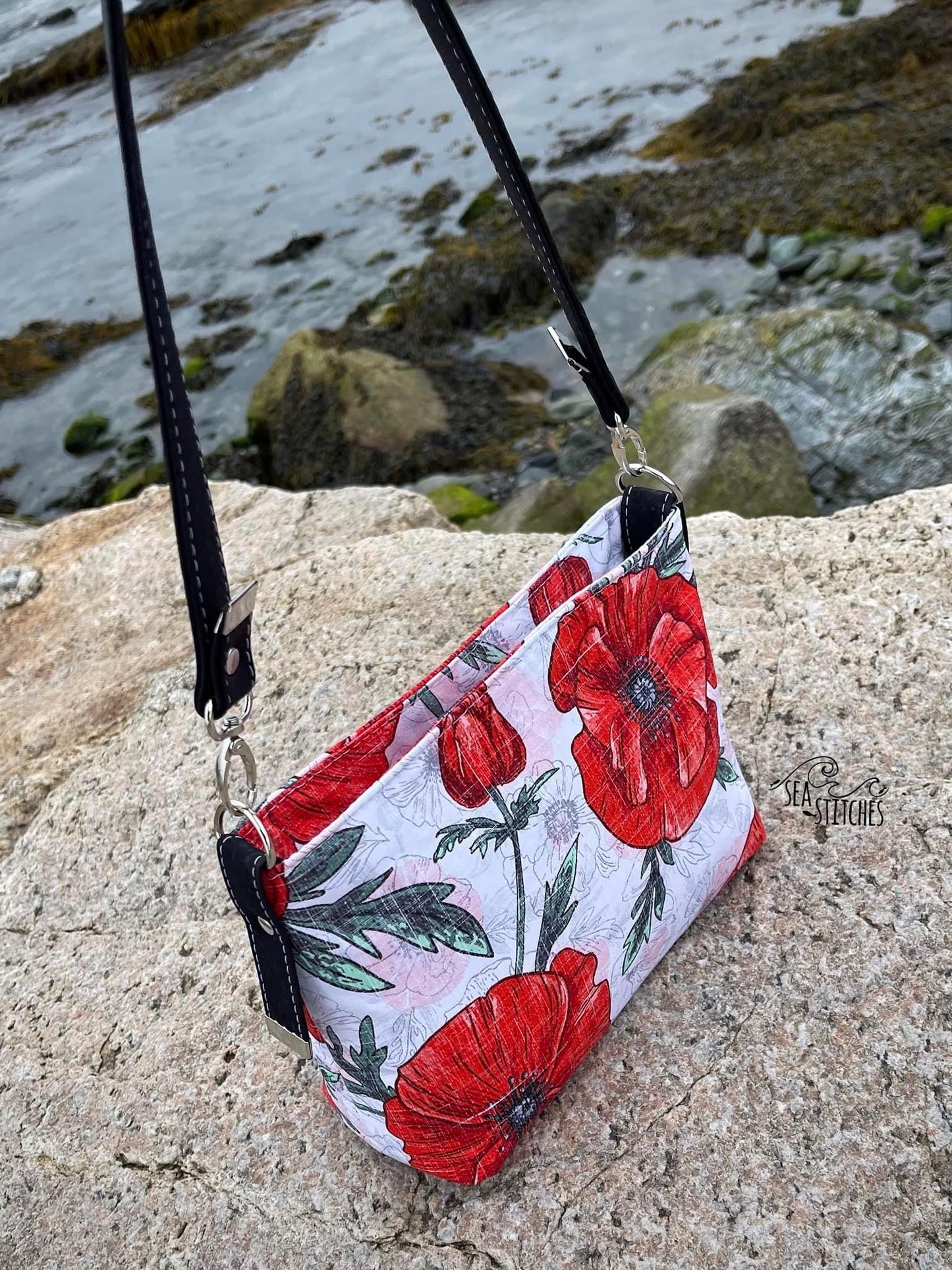 Blossom Shoulder/Crossbody PDF sewing pattern (includes SVGs)