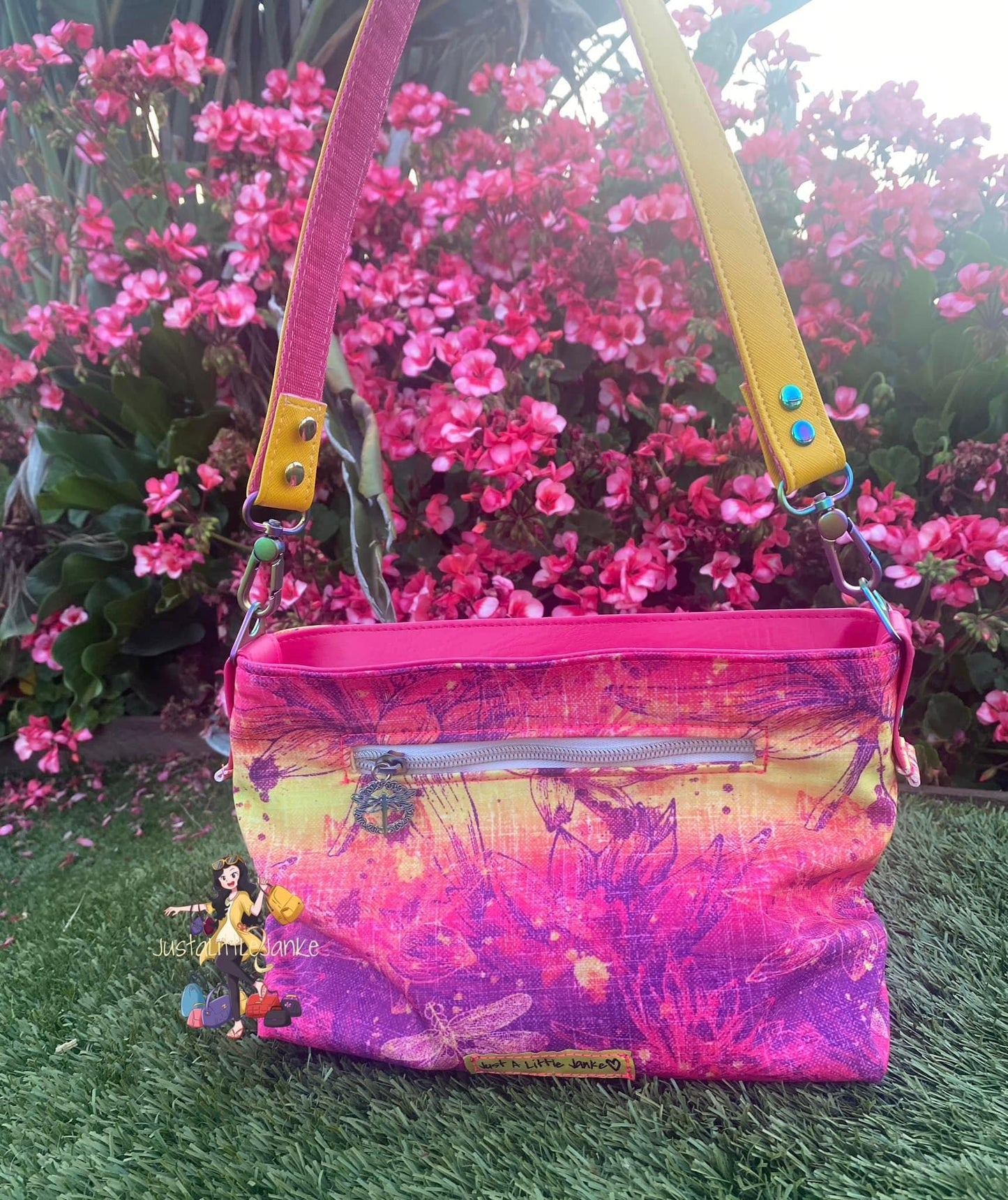 Blossom Shoulder/Crossbody PDF sewing pattern (includes SVGs)
