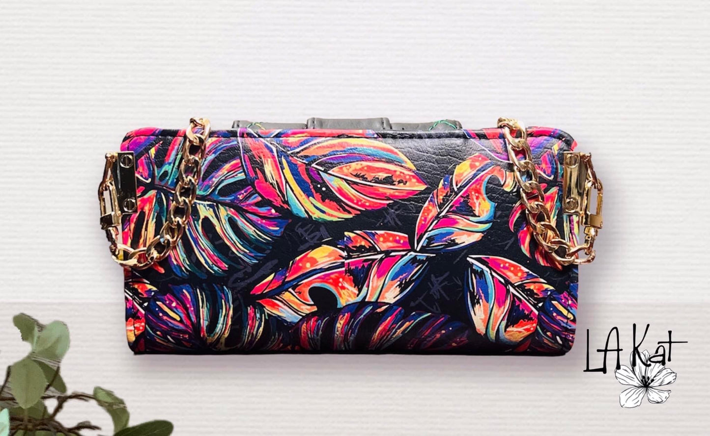 Faith Clutch PDF sewing pattern (includes SVGs)