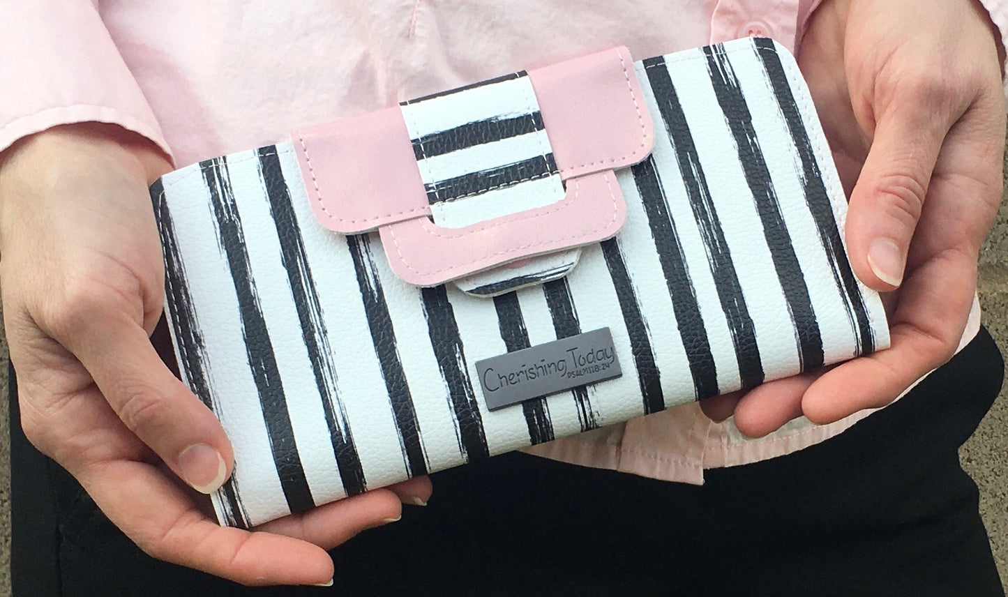 Faith Clutch PDF sewing pattern (includes SVGs)