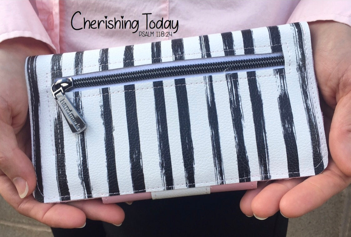 Faith Clutch PDF sewing pattern (includes SVGs)