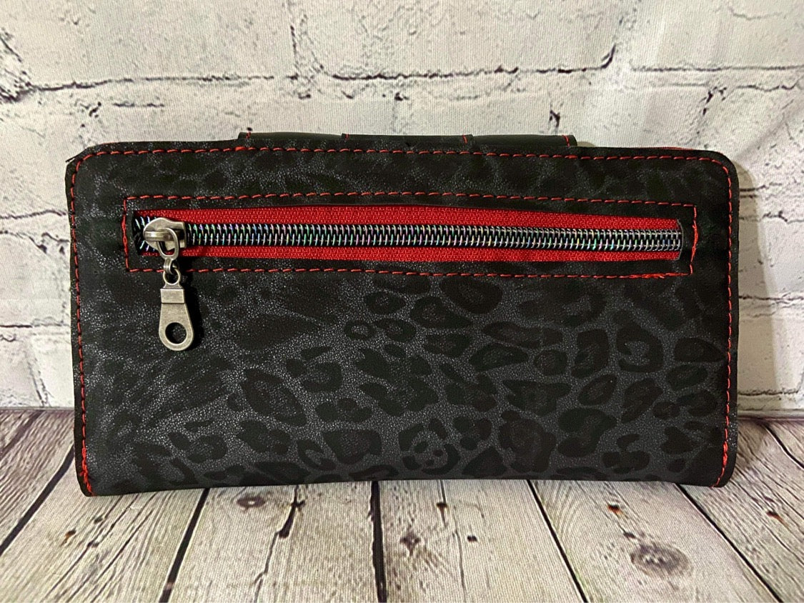 Faith Clutch PDF sewing pattern (includes SVGs)
