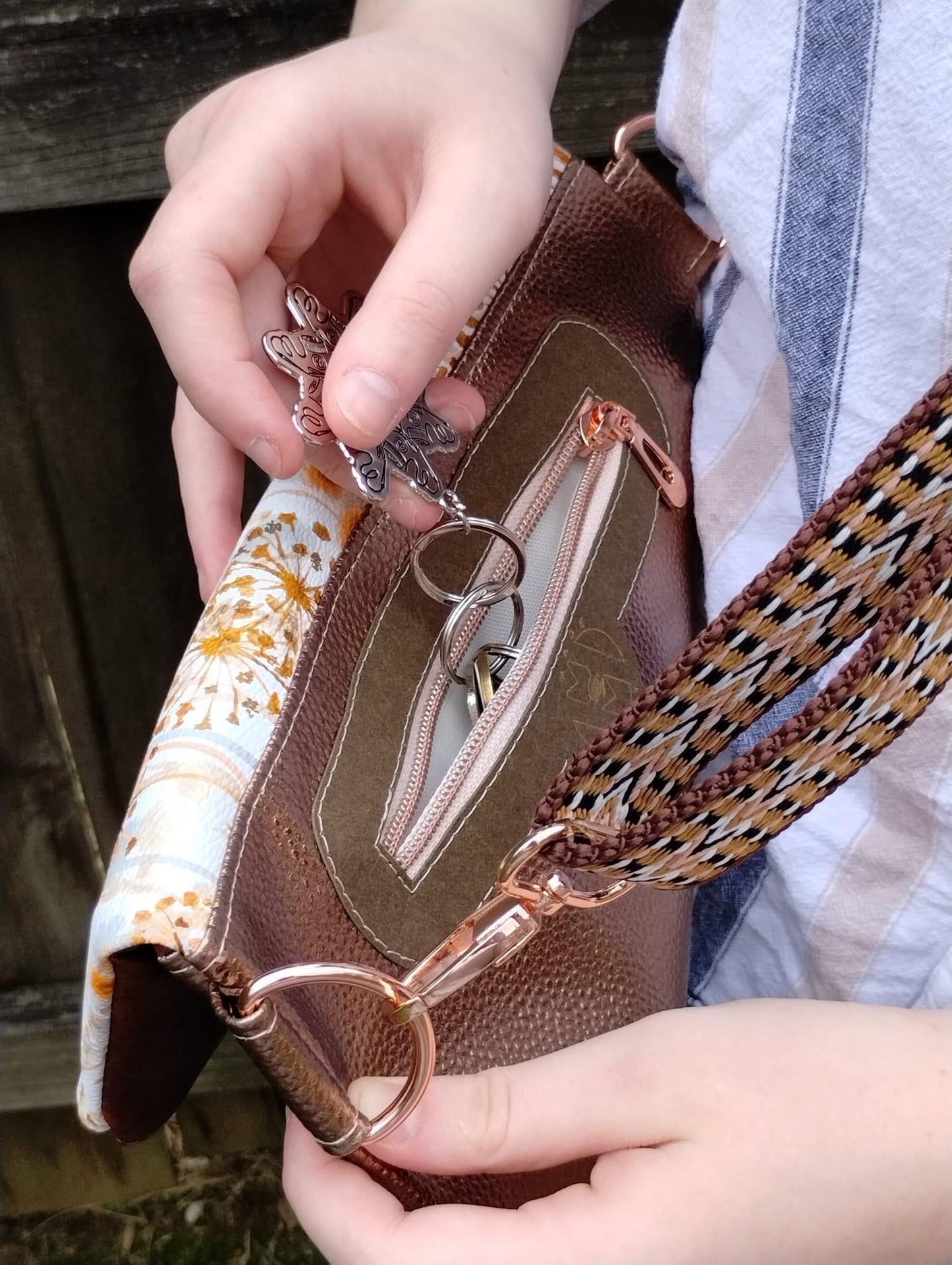 Songbird Crossbody PDF sewing pattern (includes SVGs & Projector)