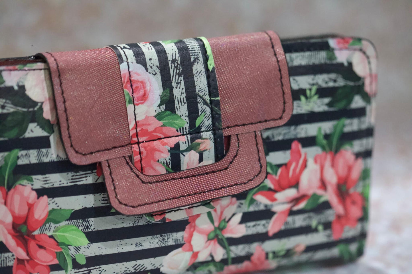 Faith Clutch PDF sewing pattern (includes SVGs)